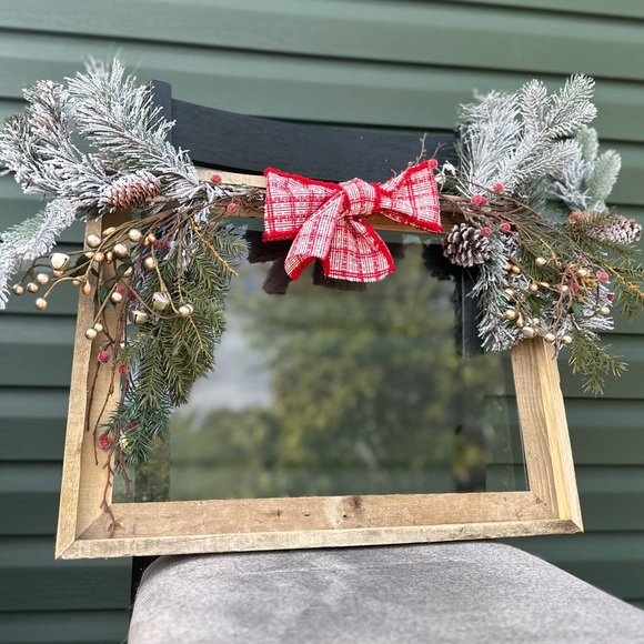 Winter Welcome Sign - Customizable - Picture 5 of 6